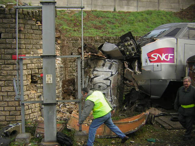 bye bye butoir... la SNCF déraille à Dijon