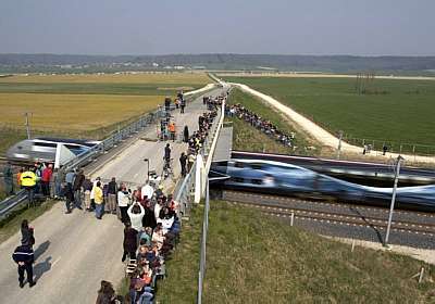 vrououououm ! la rame TGV du record